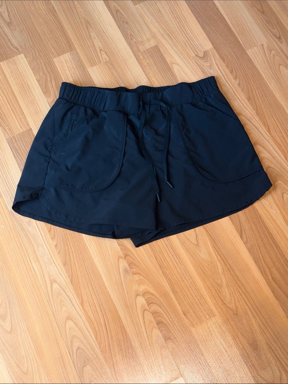 Size Medium ALL IN MOTION Women's Black Athletic Drawstring Shorts with Pockets